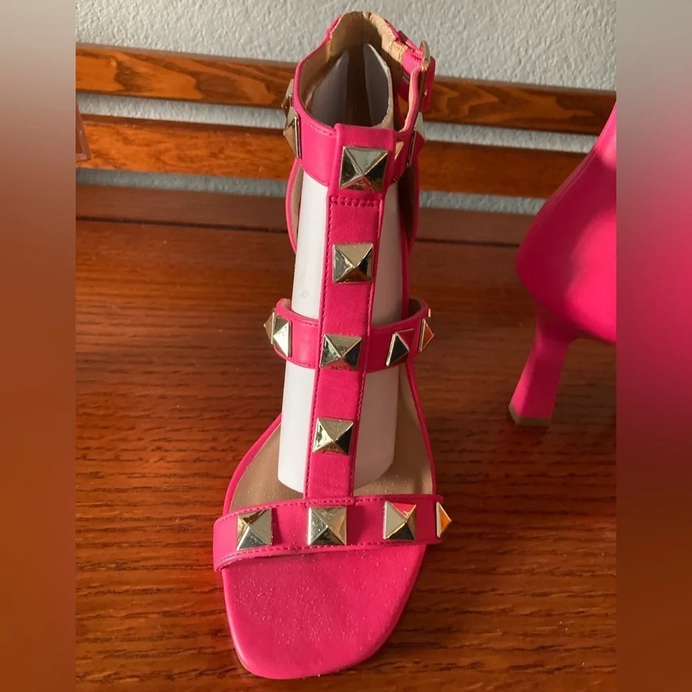 Torrid fuschia studded Sandal heels NWT Size 8WW